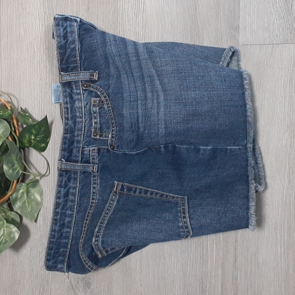 Gap Sexy Boyfriend Short - Picture 3 of 10